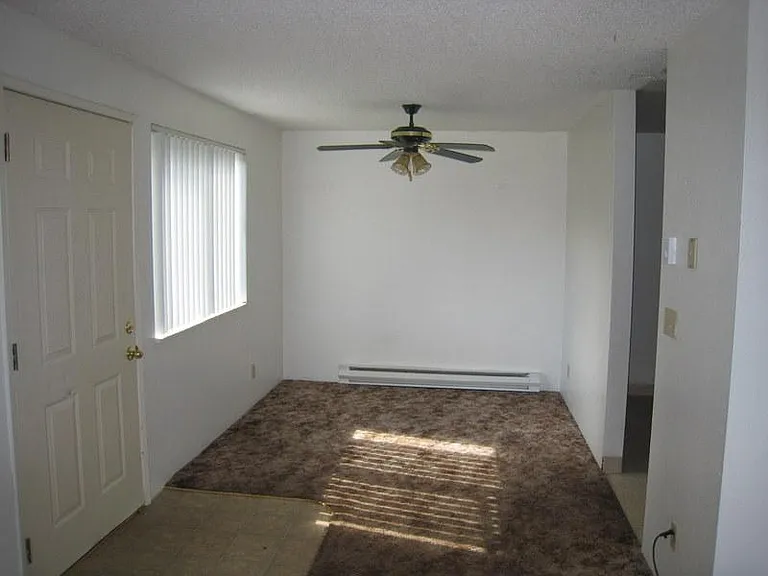 Lynda Vista Duplexes — Photo 9