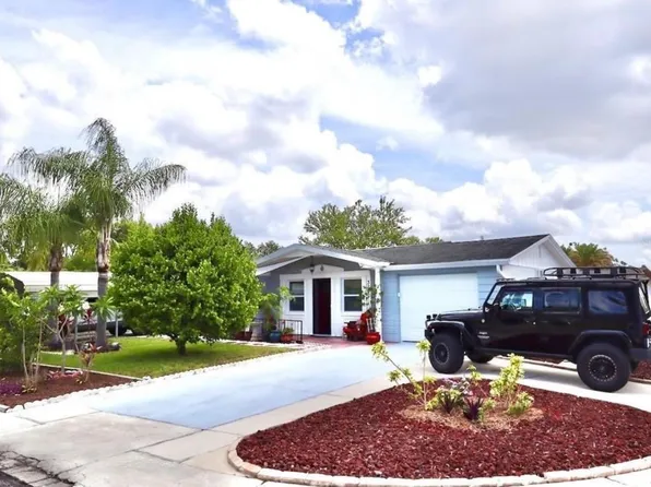 3220 Rock Royal Dr, Holiday, FL 34691