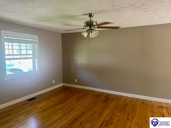 5th image of 311 Linda Ln