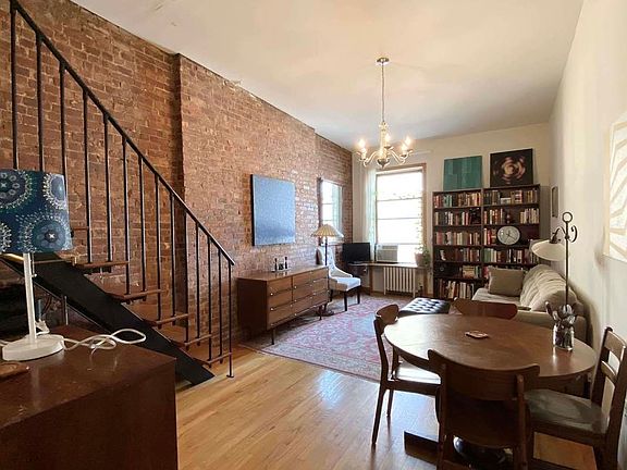 3rd image of 345 W 87th St APT 4R