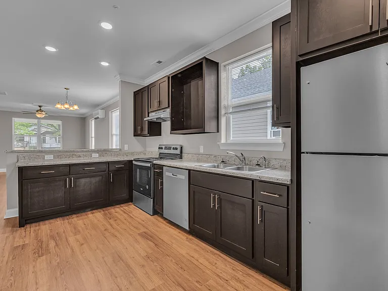 702 Moore St — Photo 20