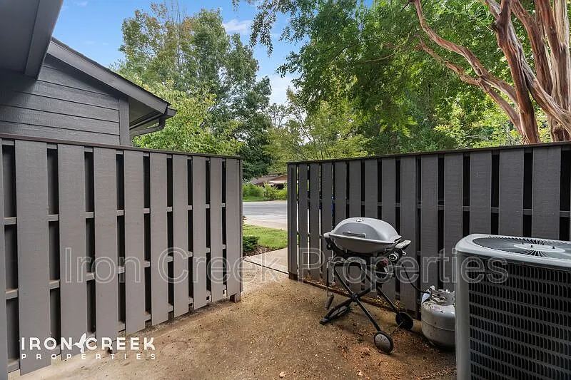 3 bed, 3.0 bath, 2936 sqft, $3,550 — Photo 3