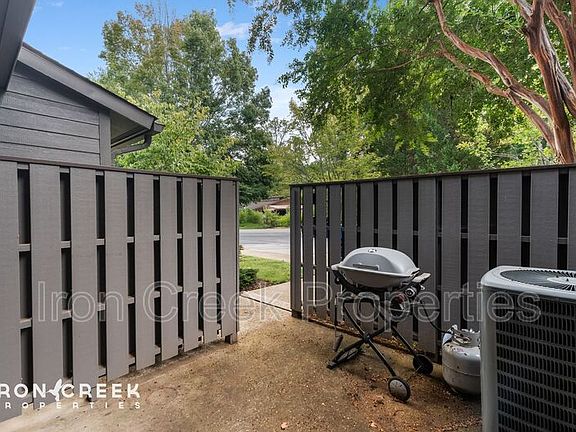 3rd image of 702 Crowfields Ln