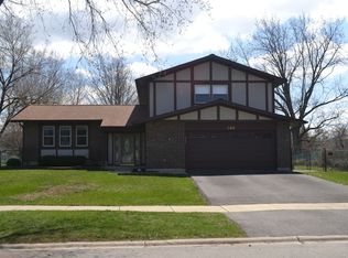 549 Forest Way, Bolingbrook, IL 60440