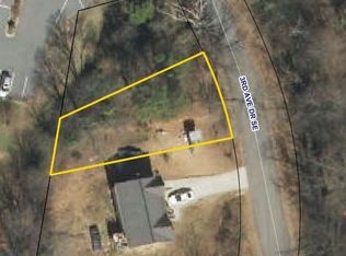 812 3rd Avenue Dr SE, Hickory, NC 28602