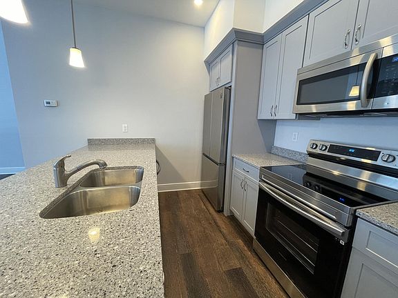 3rd image of 15 Park St #301