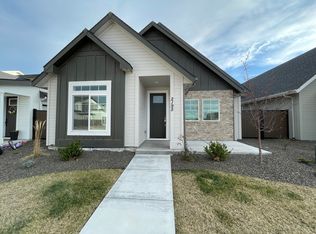 2195 Hidcote St, Meridian, ID 83642