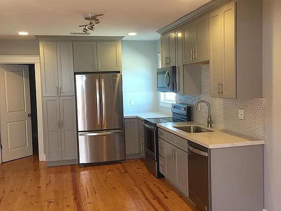 4th image of 2939 Audubon St #A