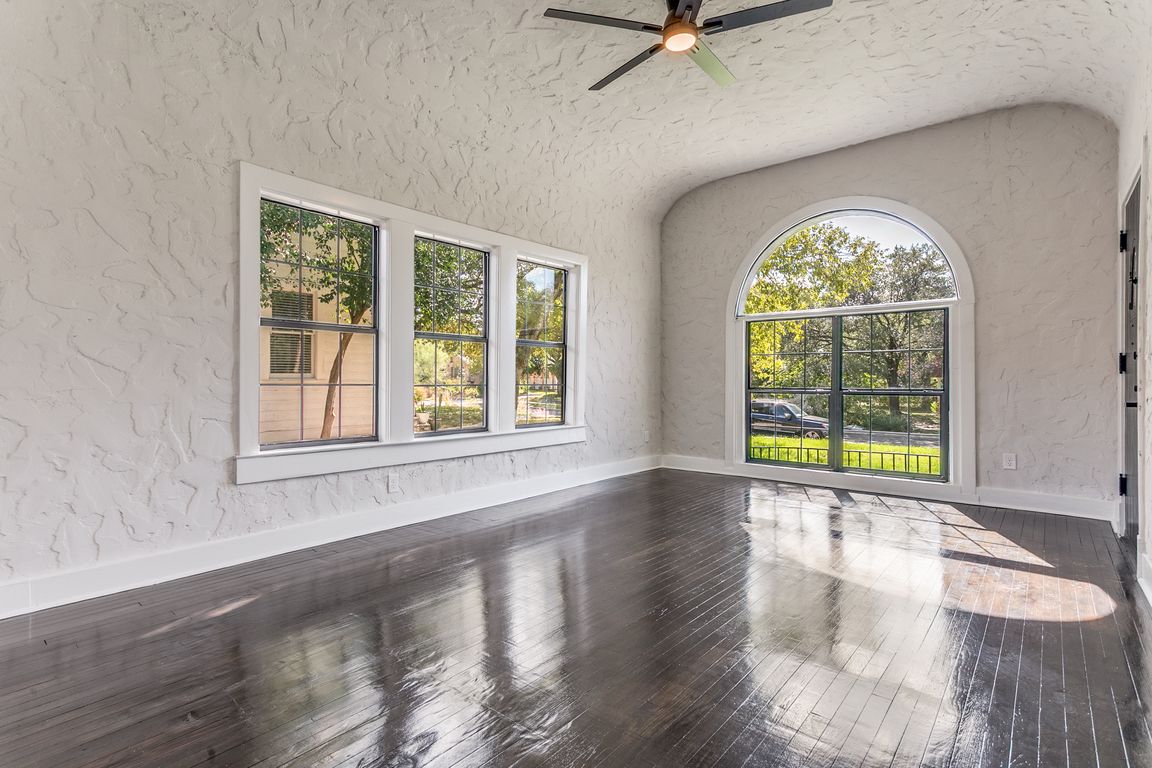 next background image