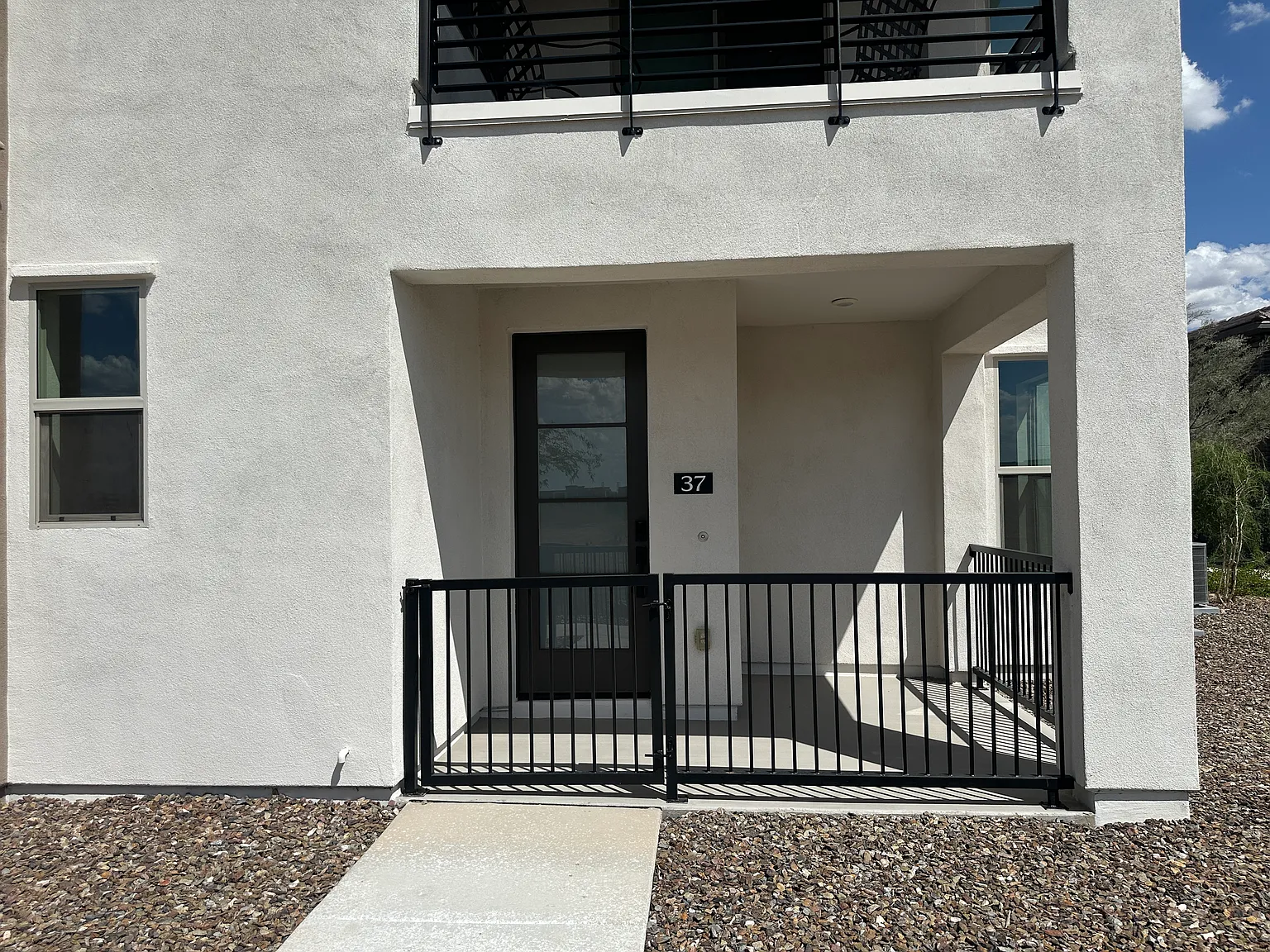 2 bed, 2.0 bath, 1315 sqft, $2,295 — Photo 2