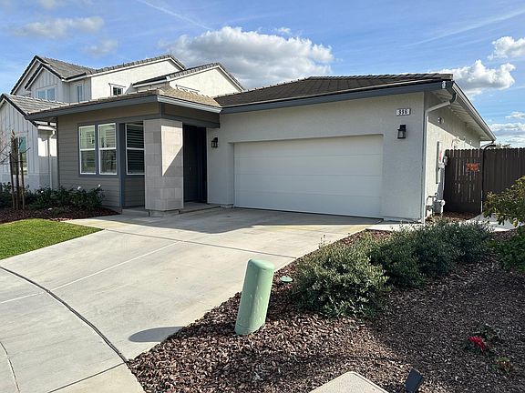3rd image of 996 Ponderosa Way W