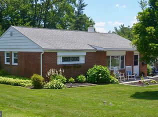 208 Hilltop Rd, Plymouth Meeting, PA 19462