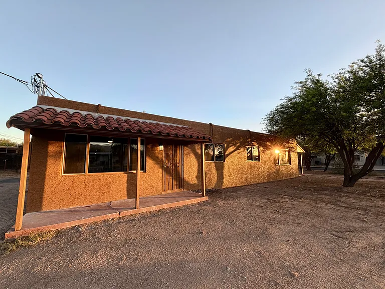 2758 N Montezuma Ave — Photo 1