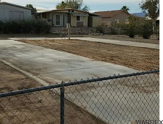 3rd image of 942 Riverfront Dr