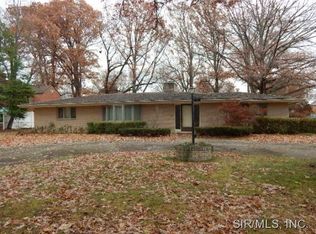 74 Fairmount Dr N, Alton, IL 62002