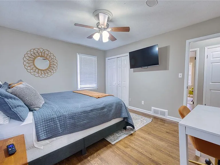 2418 Brookdale Dr NE — Photo 29
