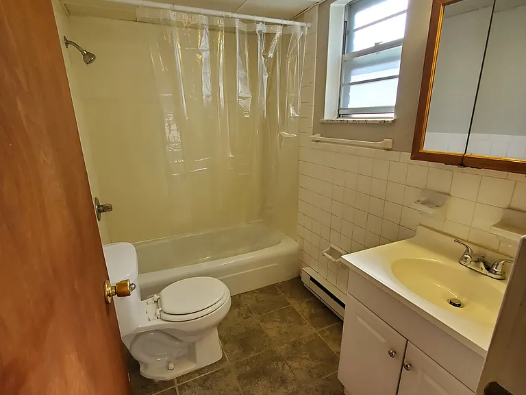 250 Rayburn Dr #2 — Photo 7