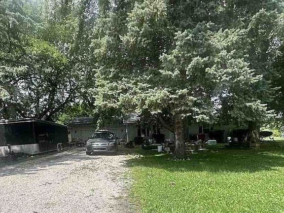 2nd image of 523 N Franklin St