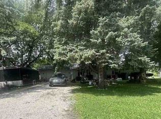 523 N Franklin St, Mentone, IN 46539