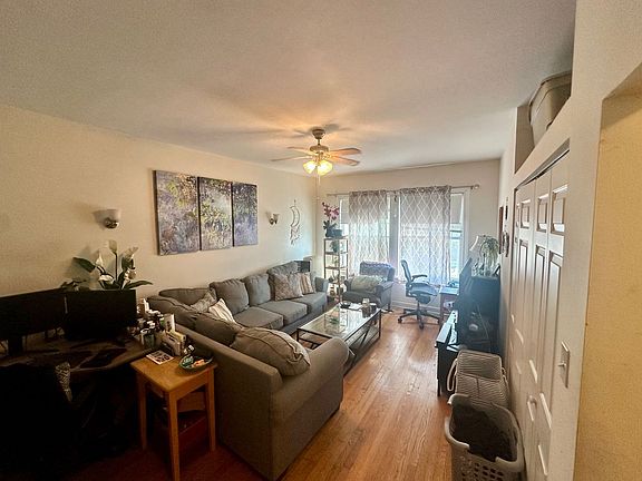 4th image of 4400 N Winchester Ave #1948-13