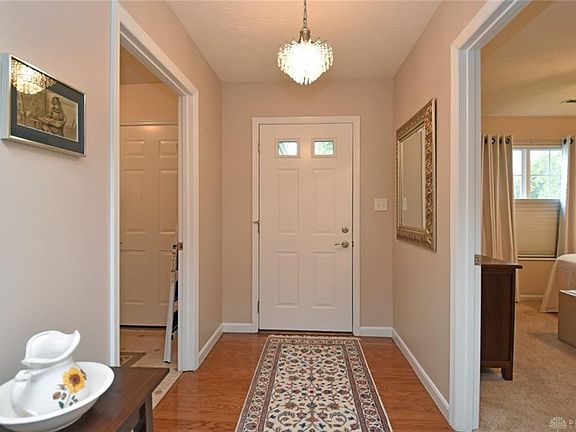 4th image of 172 Worthington Dr