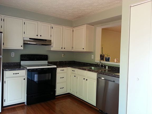 2nd image of 3383 Oak West Dr