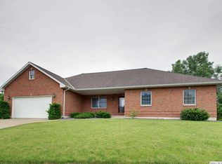 2134 Frese Dr, Quincy, IL 62305