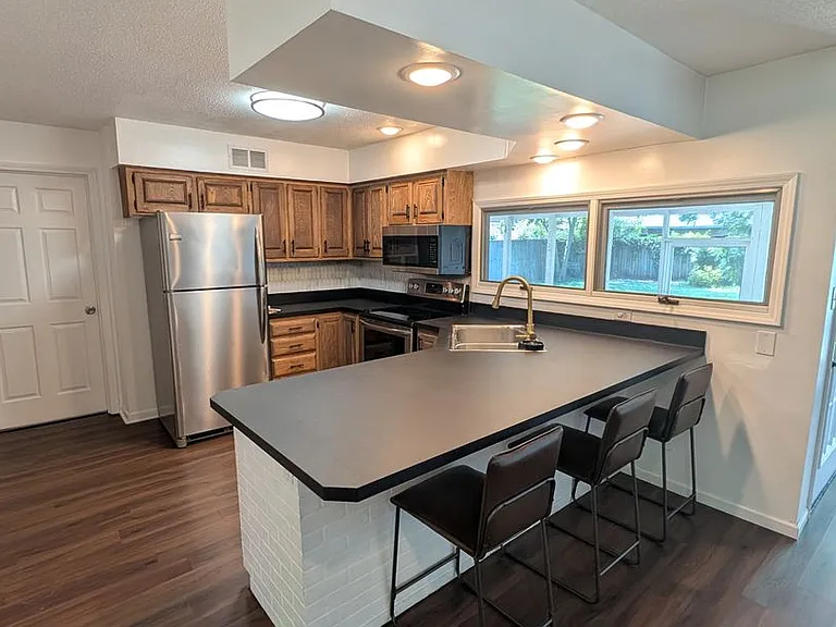 622 Laurel Dr — Photo 5