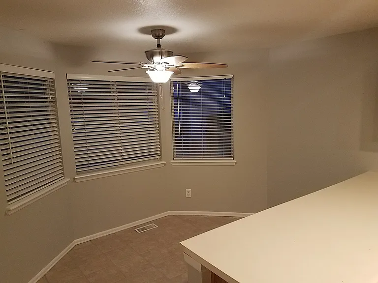 11351 W Parkhill Dr — Photo 8