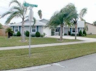 6643 SE Raintree Ave, Stuart, FL 34997