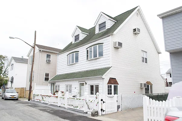 Sold by Fillmore | media 1