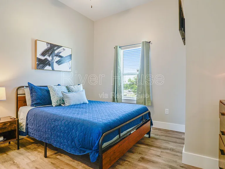 102 River House Pl #2E — Photo 3
