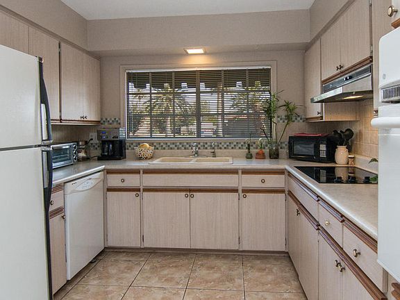 4th image of 7621 E Meadowbrook Ave