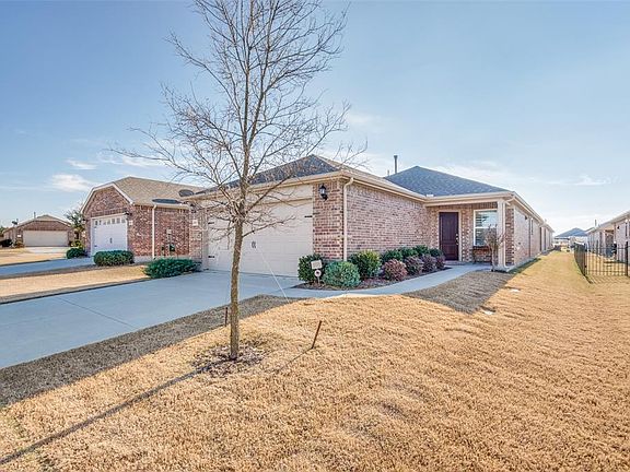 2nd image of 1849 Breezy Ln