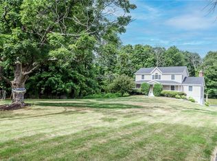 5 Powderhorn Dr, Ridgefield, CT 06877