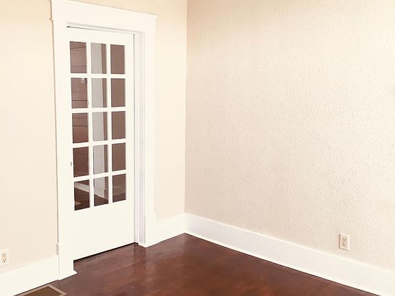 4th image of 138 E 10th St #2