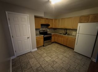 1640 Mark Ave APT A, Elgin, IL 60123