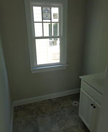 5th image of 1107 W Leigh St