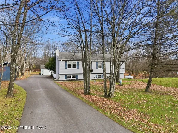 1304 Summit View Dr, Long Pond, PA 18334