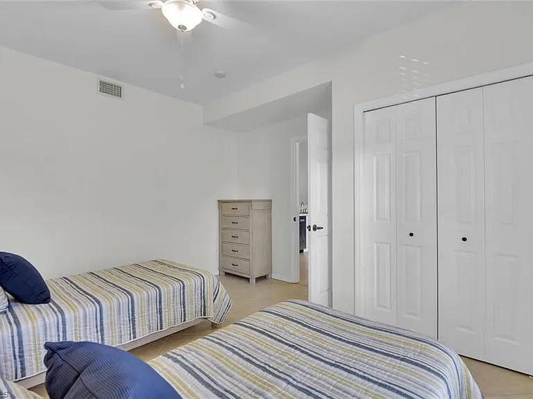 9165 Celeste Dr #3-303 — Photo 16