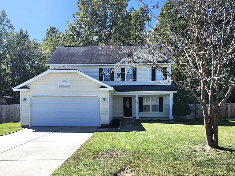 43 Derby Ln — Photo 2