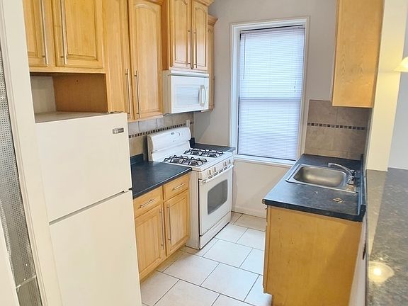 2nd image of 21-15 33rd St #5AA