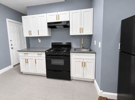 178 2nd St, Newark, NJ