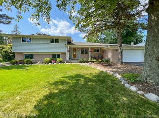 30190 Pipers Lane Ct, Farmington Hills, MI