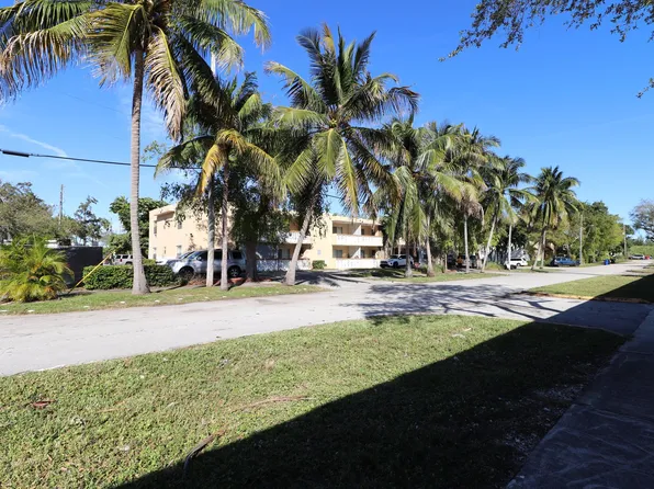 2031 NE 139 St North Miami Beach, FL 33181