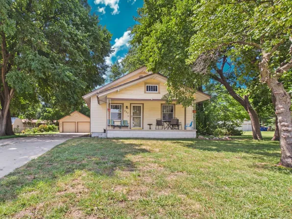 237 S 4th Ave, Clearwater, KS 67026