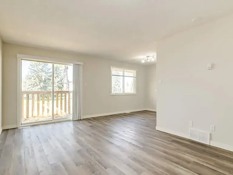 5327 A 38th Ave — Photo 16