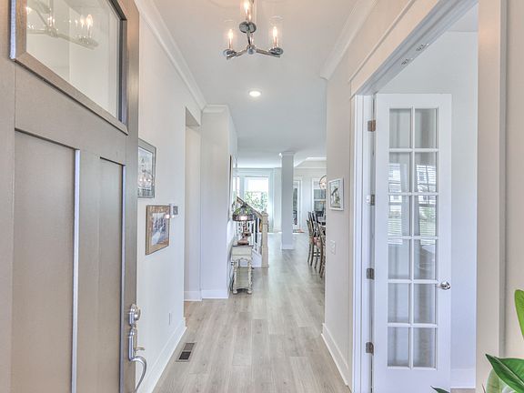 5th image of 863 Novalis St