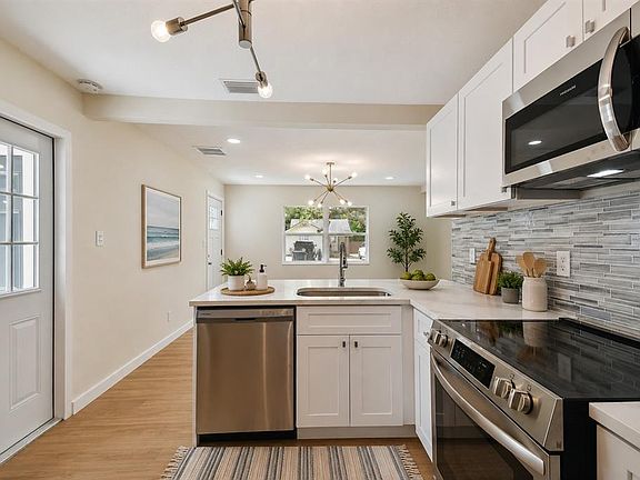 5th image of 7705 N Arden Ave