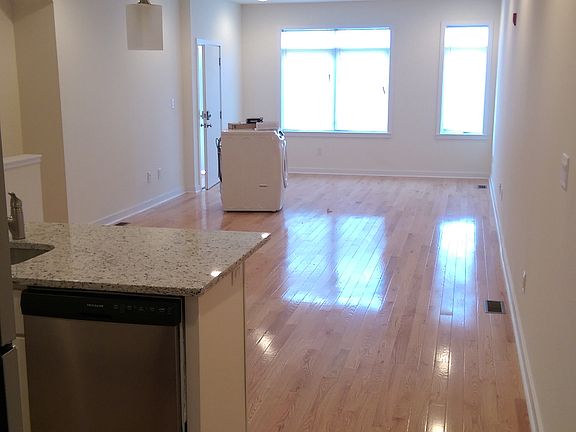 3rd image of 815-17 N Uber St #1